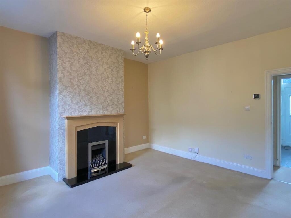 Crown Street, Brighouse photo 3