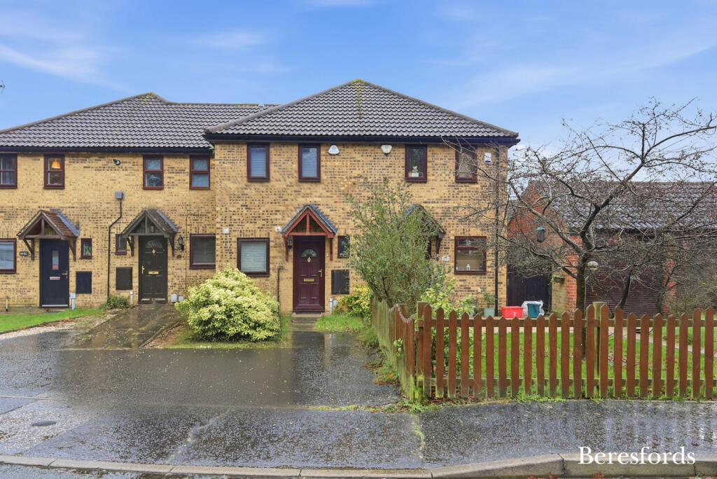 Main image of property: Spalt Close, Hutton, CM13