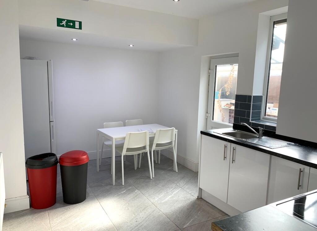1 bedroom house share for rent