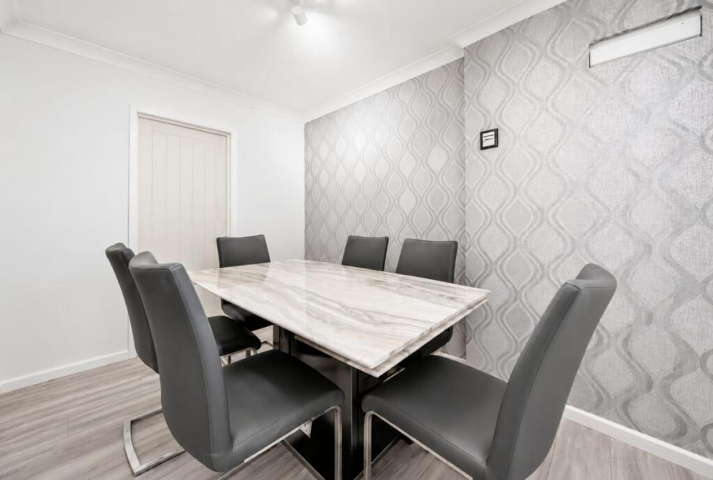 Trelawney Drive, Tilehurst, RG31 – pohled 3