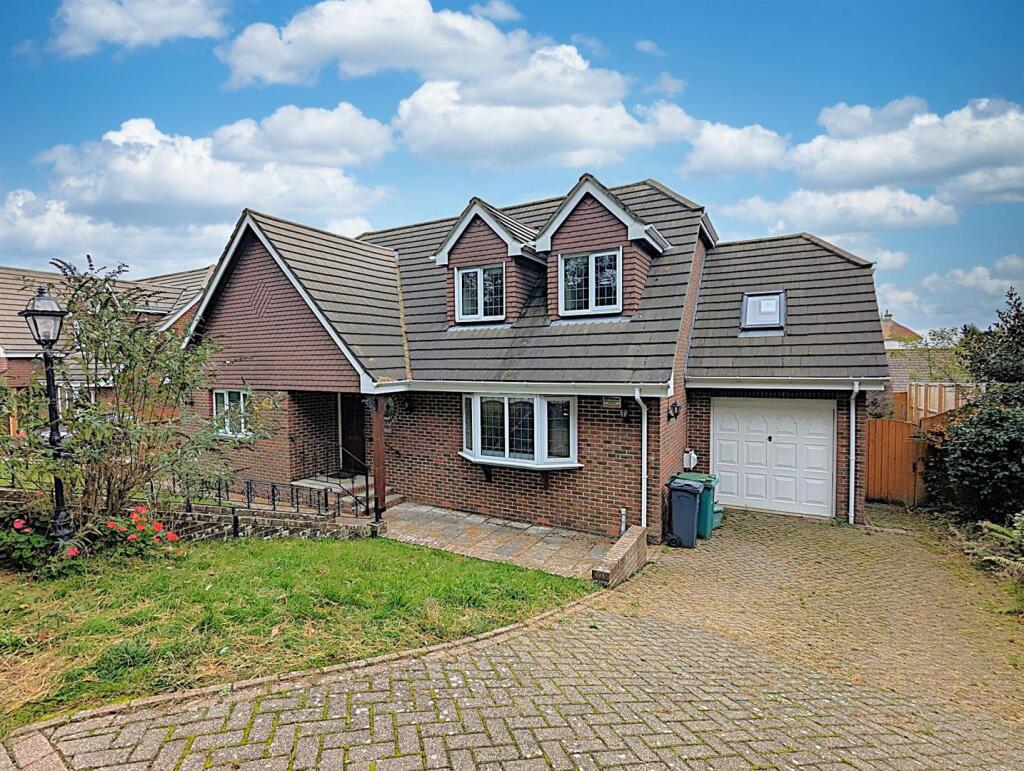Main image of property: Peacock Close, Shanklin