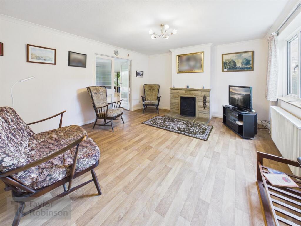 House in Crawley, Furnace Green - View 2