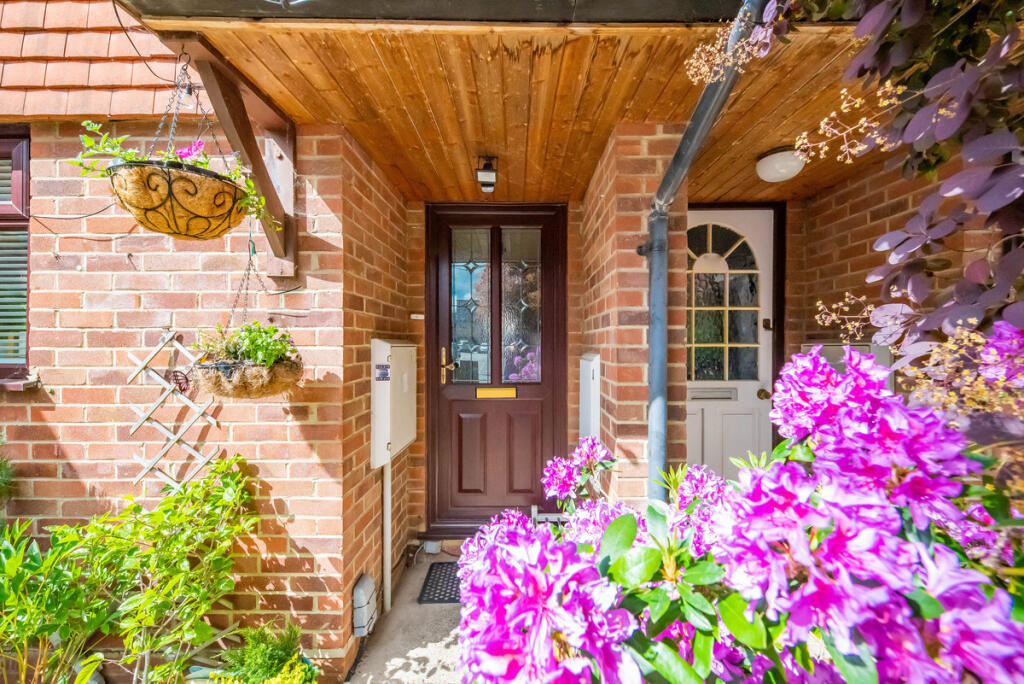 House in Hart, Moulsham Green, Yateley - View 4