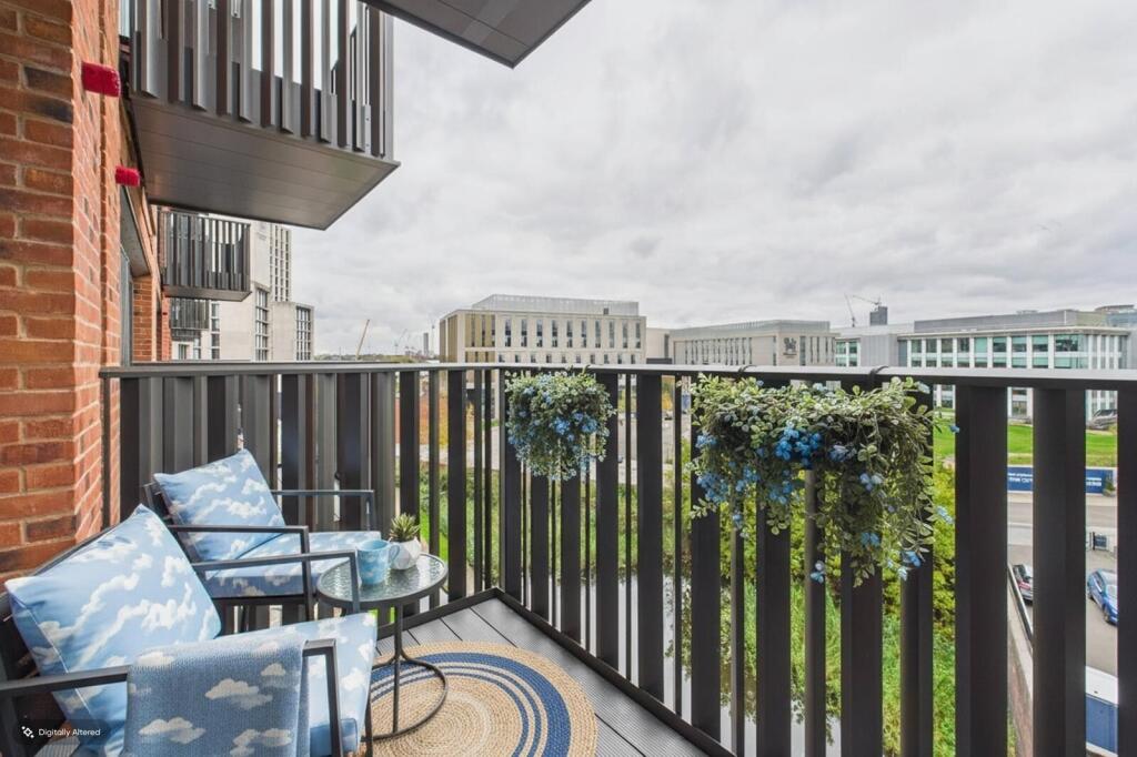Apartment in Birmingham, West Midlands - More