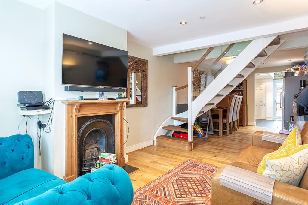 House in Elmbridge, Long Ditton - View 3