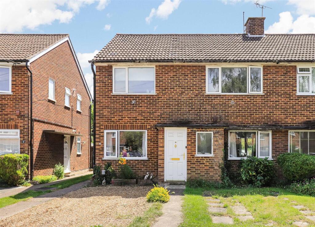Main image of property: Howard Close, Cambridge, CB5