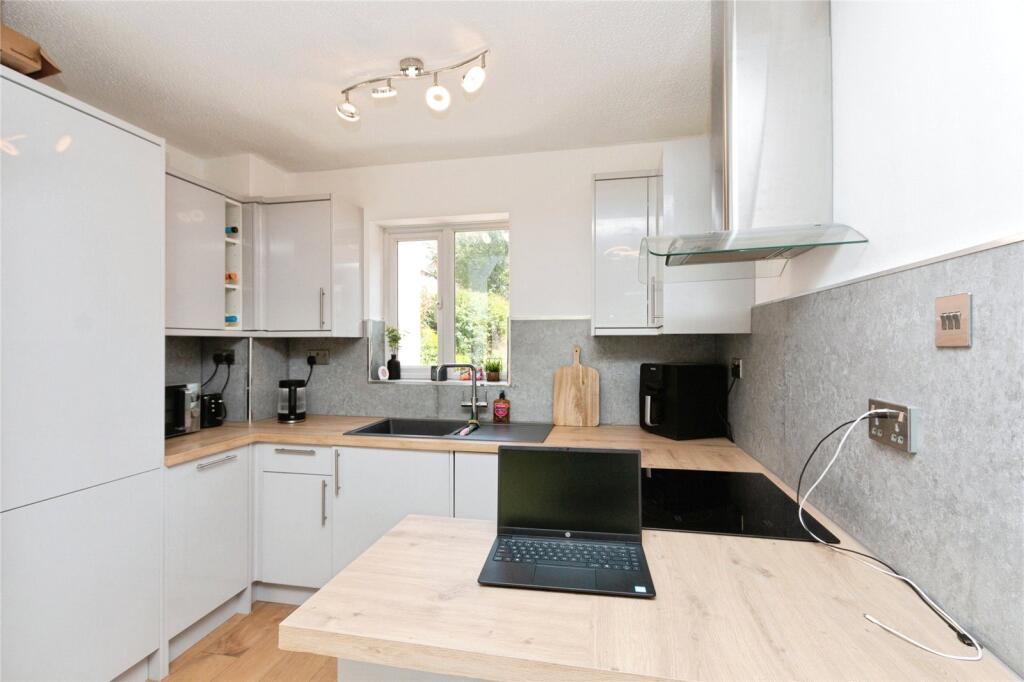 House in Basingstoke and Deane, Basingstoke - View 2