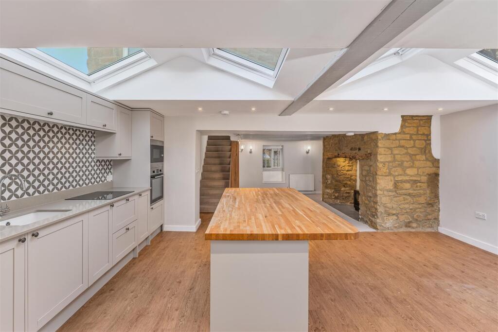 House in Cherwell, Bloxham - View 2