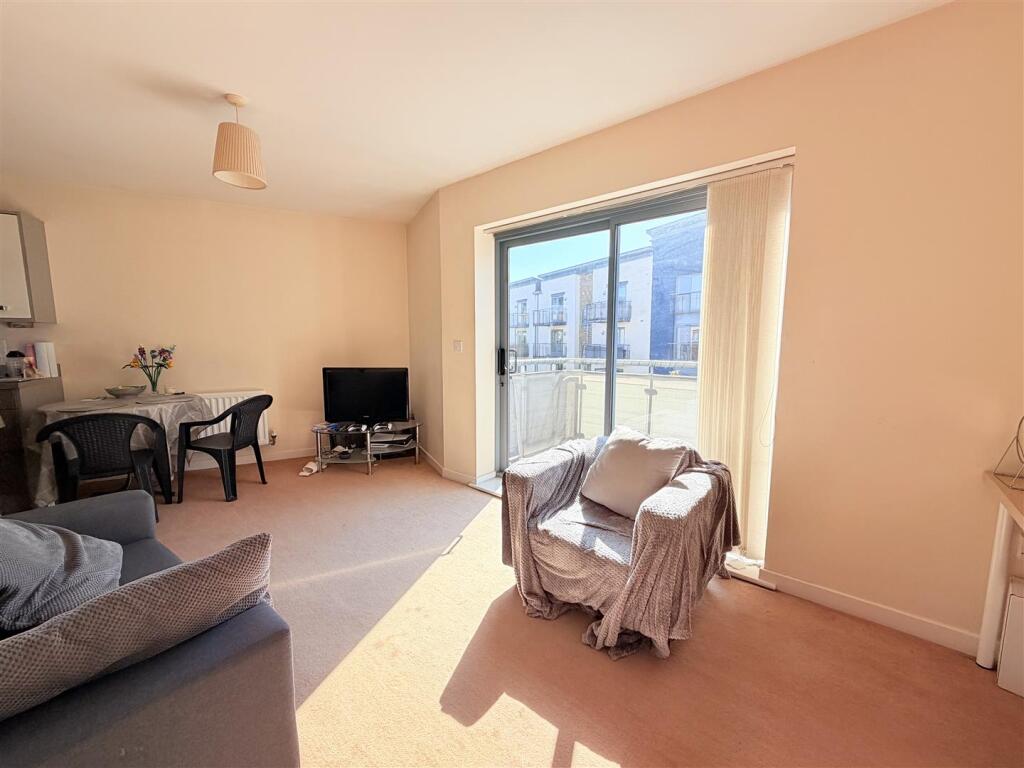 Quayside Drive, Colchester photo 5