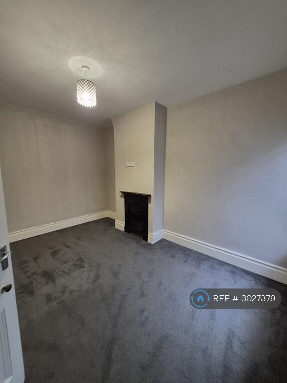 Apartment in Widnes, Halton - View 2