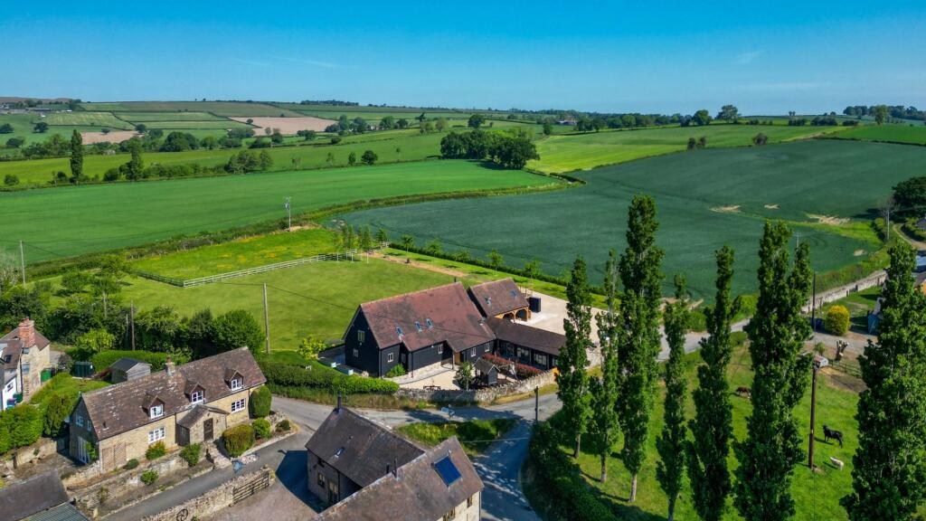 Main image of property: Cruck Barn Cardington Church Stretton SY6 7HU