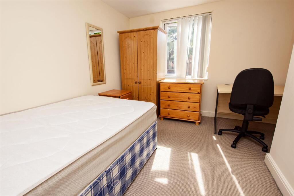 House in Birmingham, Bournbrook - More
