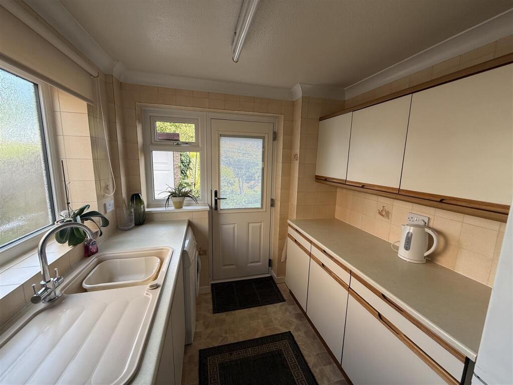 House in Sheffield, Handsworth - More