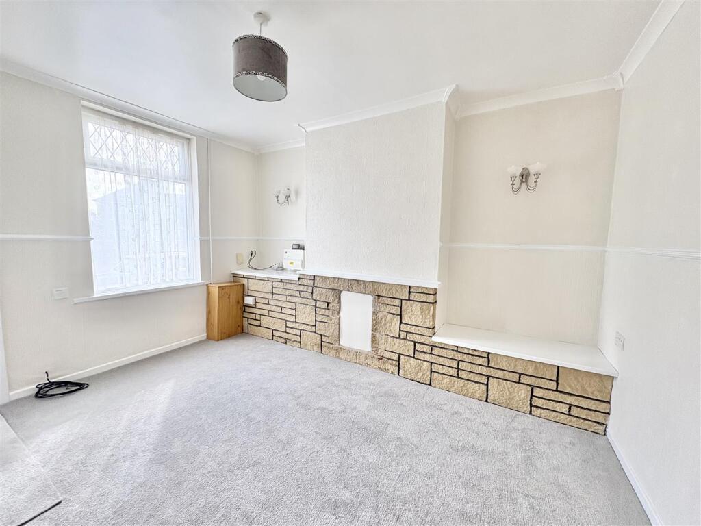 House in Nottingham - View 4