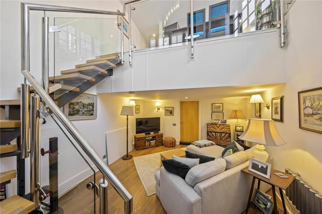Apartment in Twickenham - View 2