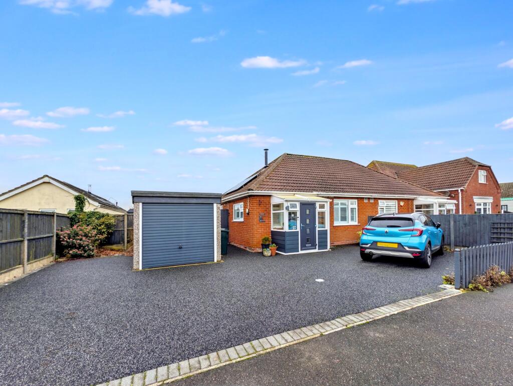 2-bed house on Landseer Avenue, Chapel St. Leonards, PE24, £210,000