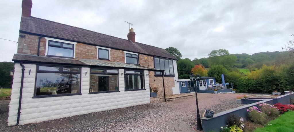 4-bed detached on Llanfynydd, Wrexham, Flintshire, LL11, £649,000