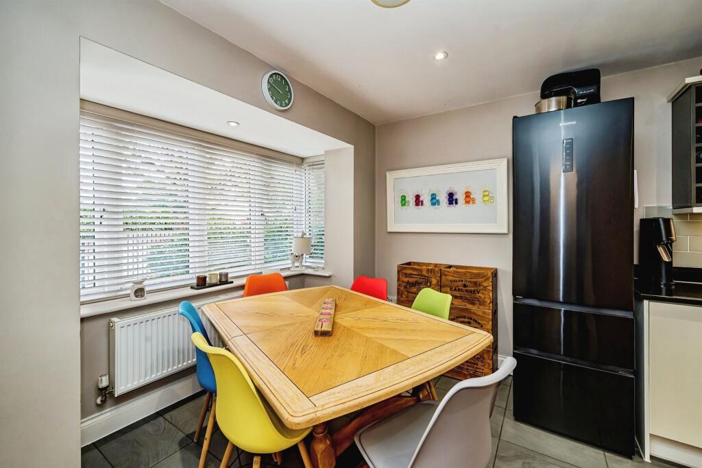 House in Slough, Burnham - More