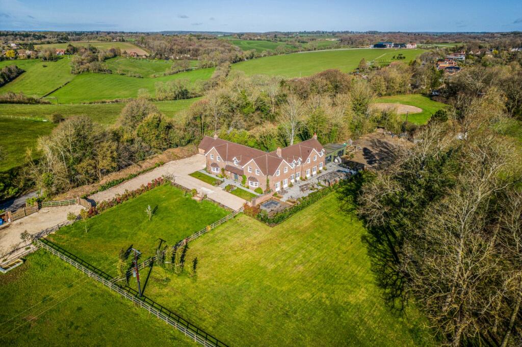 Frieth Road, Marlow, Buckinghamshire, SL7 photo 2