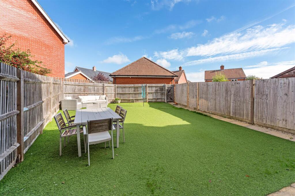 House in Romsey, Wisteria Gate - View 3