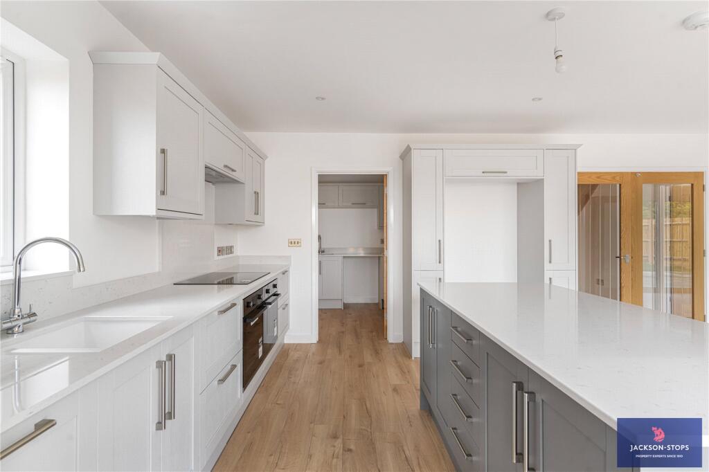 House in Chelveston - More
