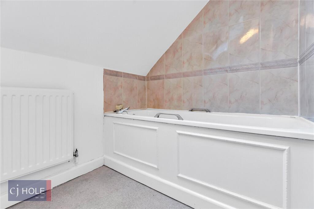 5 bedroom terraced house for rent