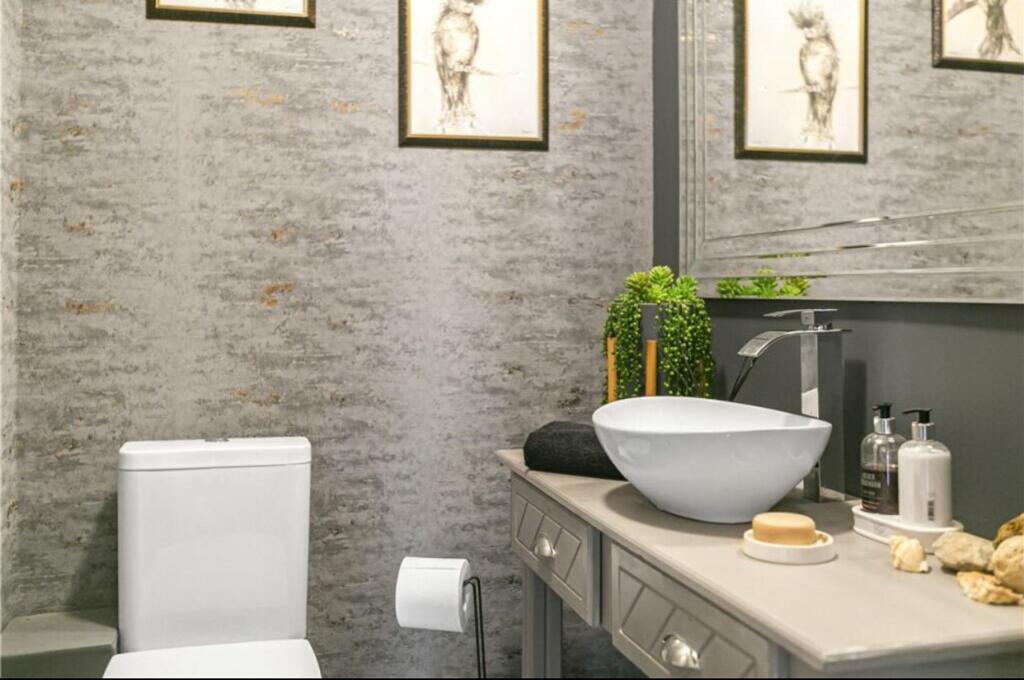 Additional image 18 of Old Parkbury Lane, Colney Street, AL2