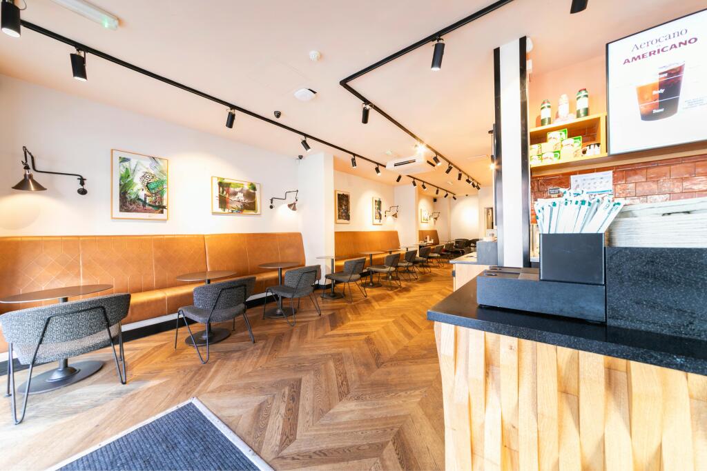 474 Caledonian Road -12.jpg