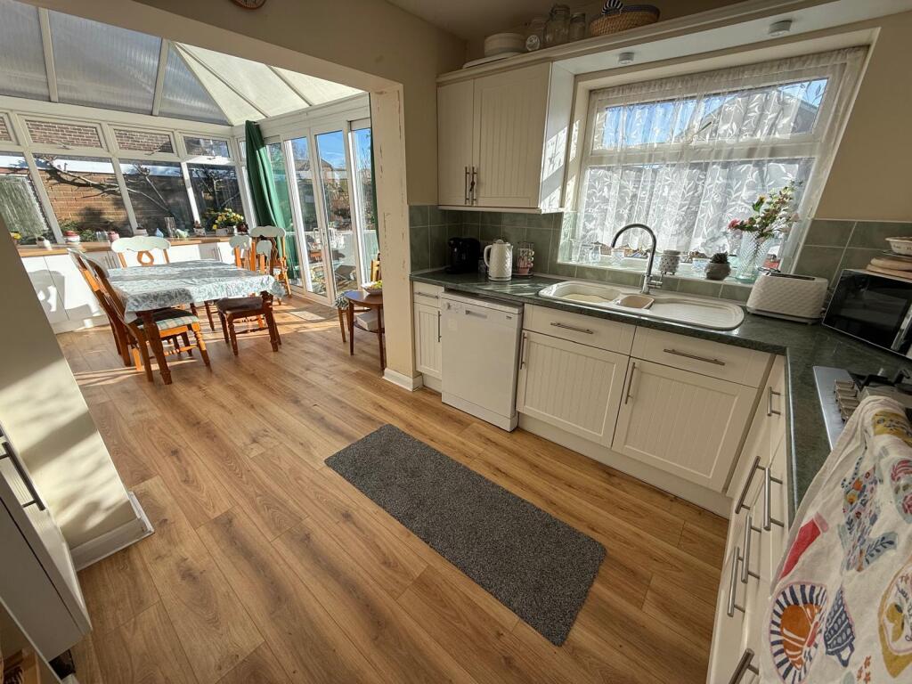 House in Broadstairs, Wimpey Estate - More