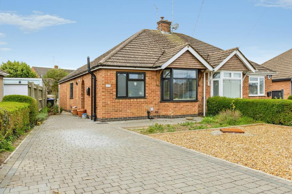 Main image of property: Park Lane, Northampton, Northamptonshire, NN5