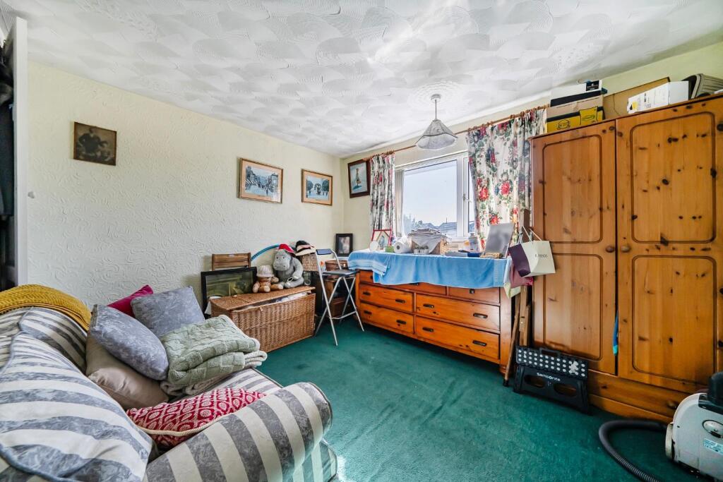 House in Havant, Hampshire - More