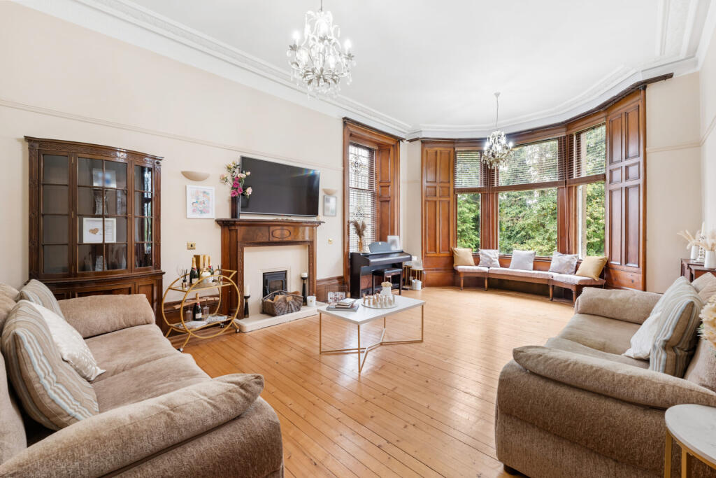 7 Ledcameroch Crescent, Bearsden, G61 4AD photo 3