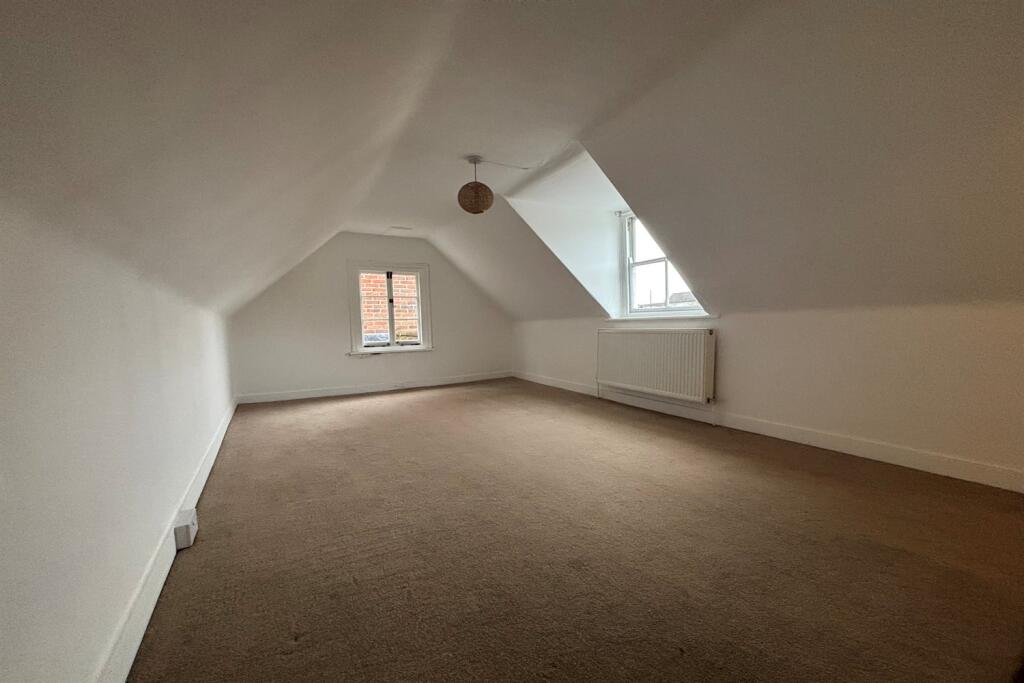 Apartment in Chichester, Midhurst - View 4