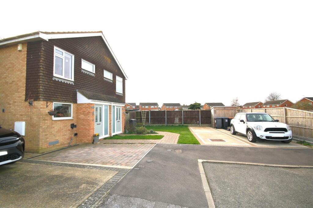 Field Avenue, Canterbury photo 4