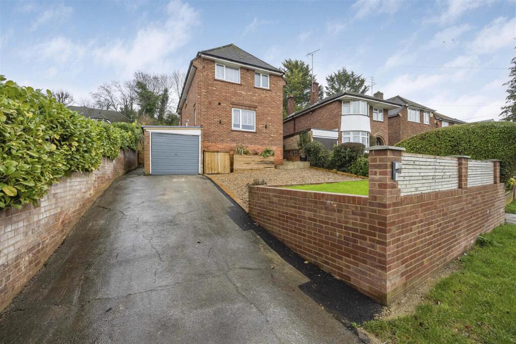 Main image of property: Hemdean Road, Caversham, RG4