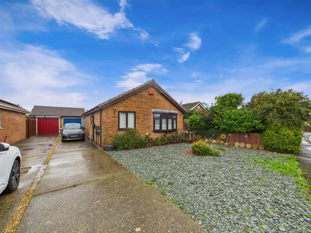 2-bed bungalow on Brooke Drive, Mablethorpe, £230,000