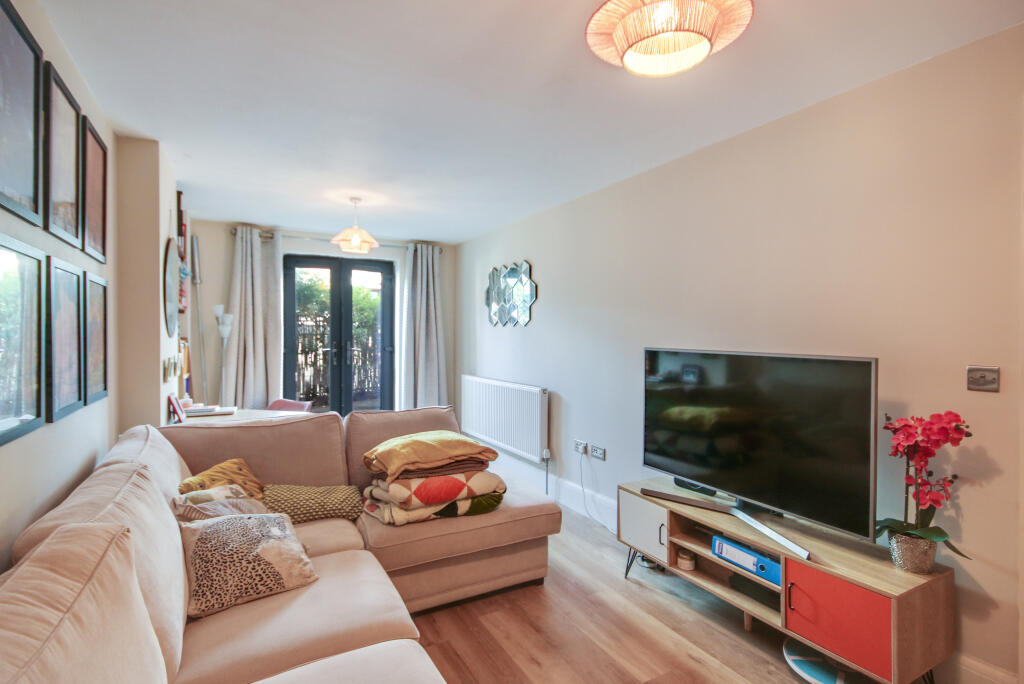 Apartment in Redhill - View 5
