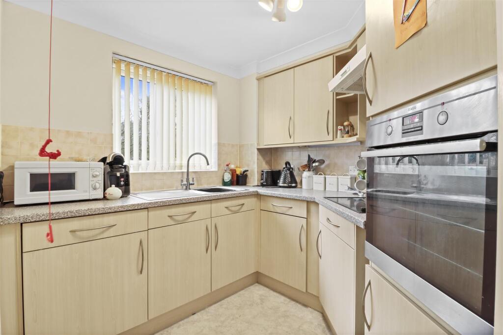 Apartment in Wealden, Hailsham - View 2