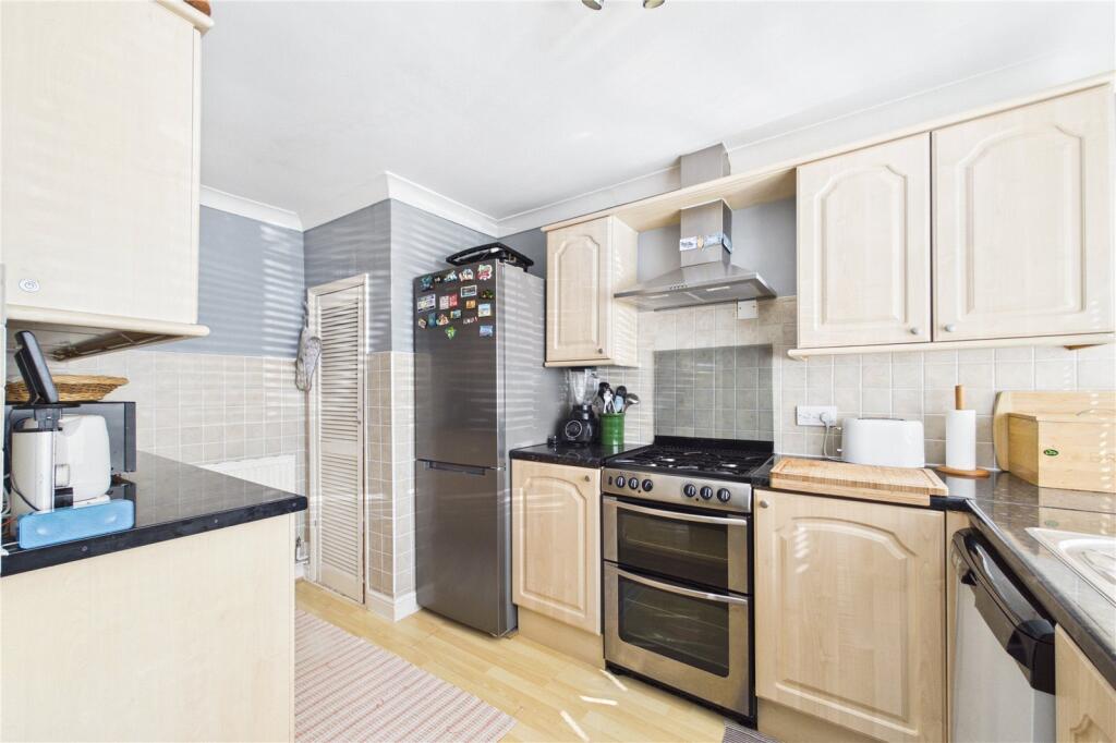 Dalton Close, Tilehurst, Reading, Berkshire, RG30 photo 4