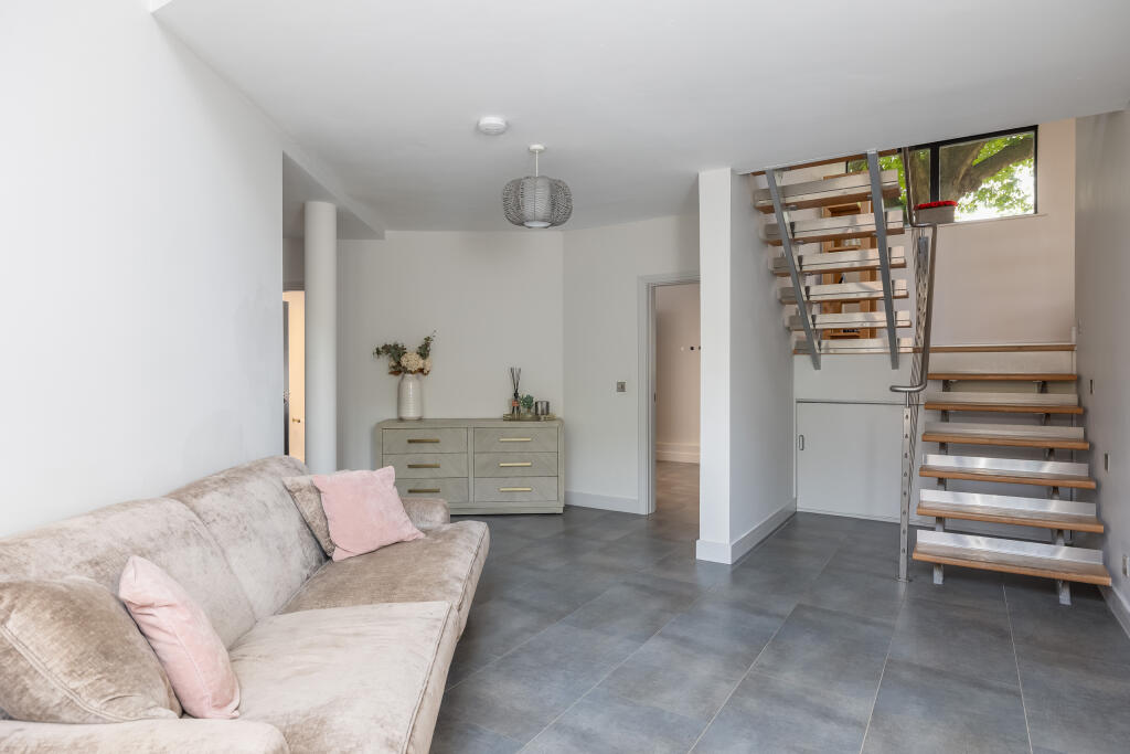 Walnut House, 70A Middlecave Road, Malton, North Yorkshire - View 3