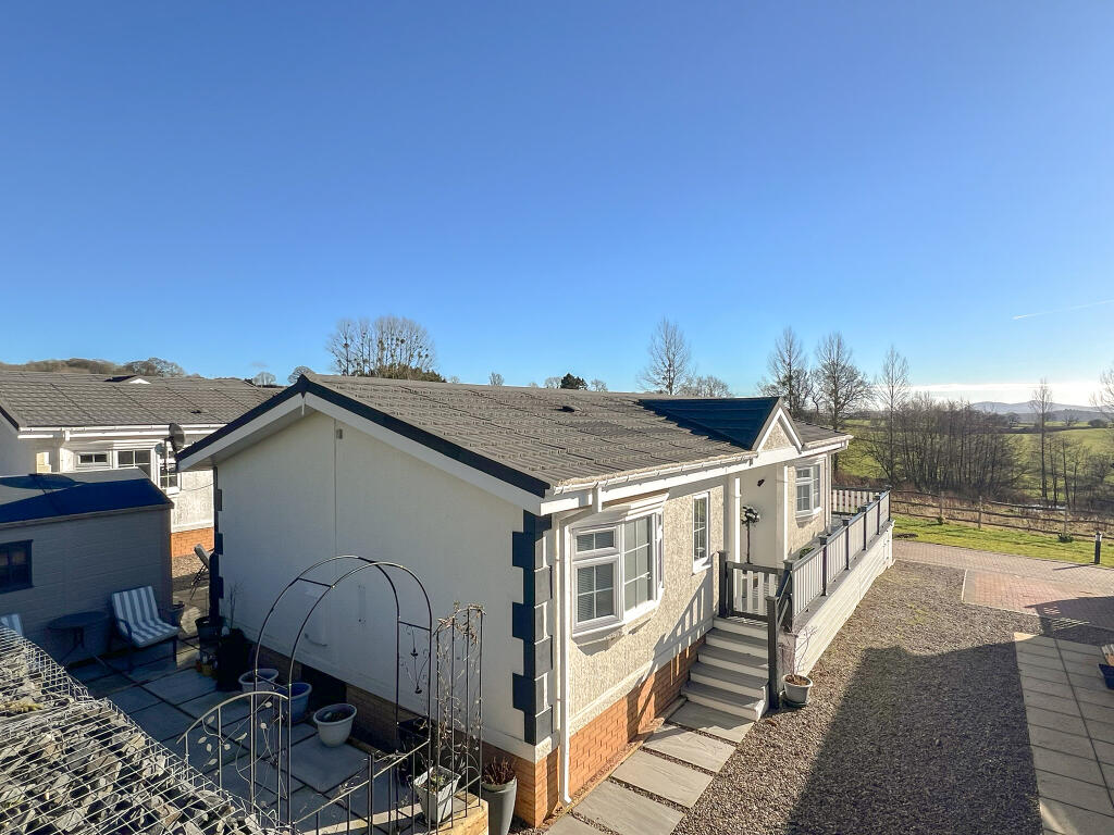 2-bed caravan on Castle Lake, Saltmarshe Castle, Bromyard, £175,000