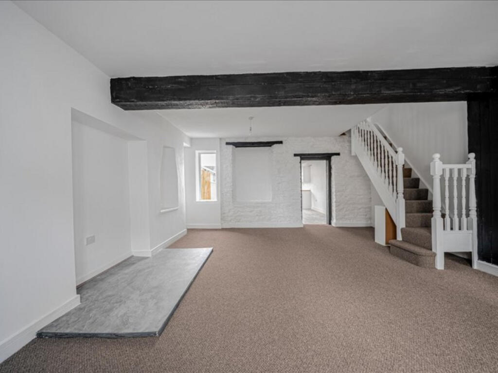 House in Newport, Five Lanes, Graig - View 4