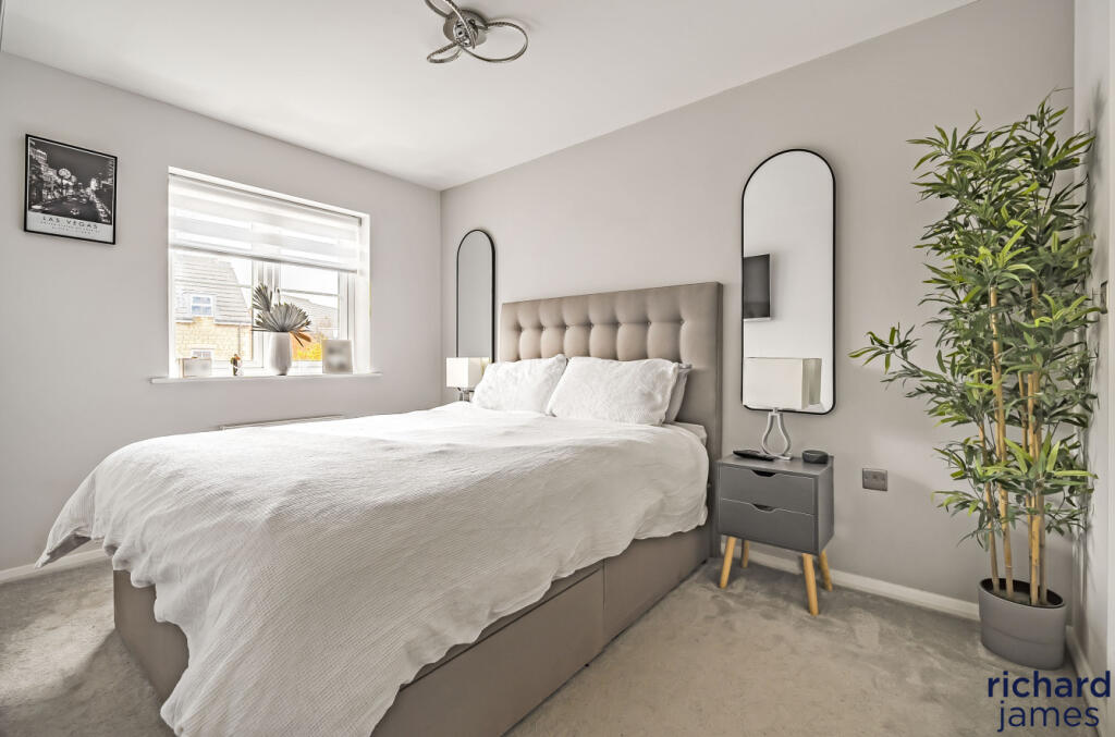 House in Swindon - View 5
