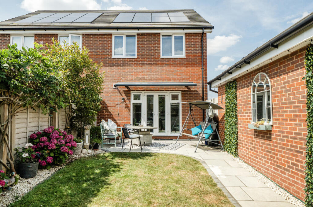 Porthcawl Drive, Binfield, Bracknell, Berkshire, RG42 - View 5
