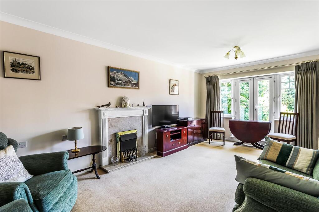 Harroway Manor, Fetcham, Leatherhead, KT22 photo 3