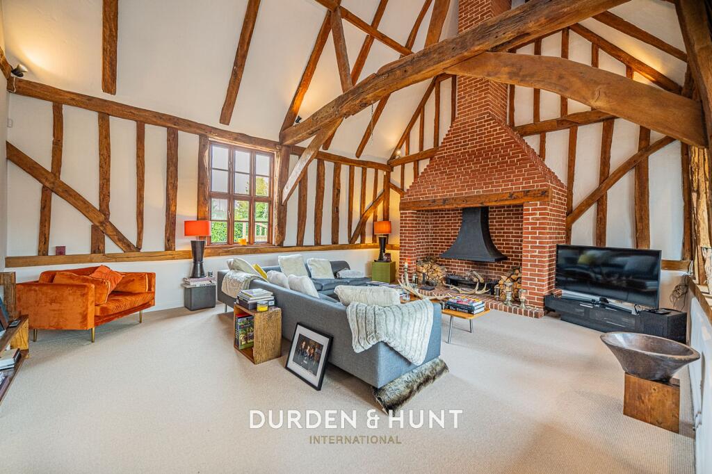 House in Epping Forest, Abbess, Beauchamp and Berners Roding - View 2