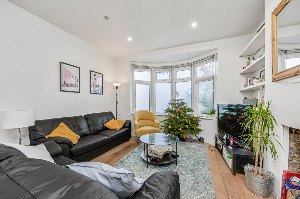Main image of property: Kings Avenue, Clapham, London, SW4