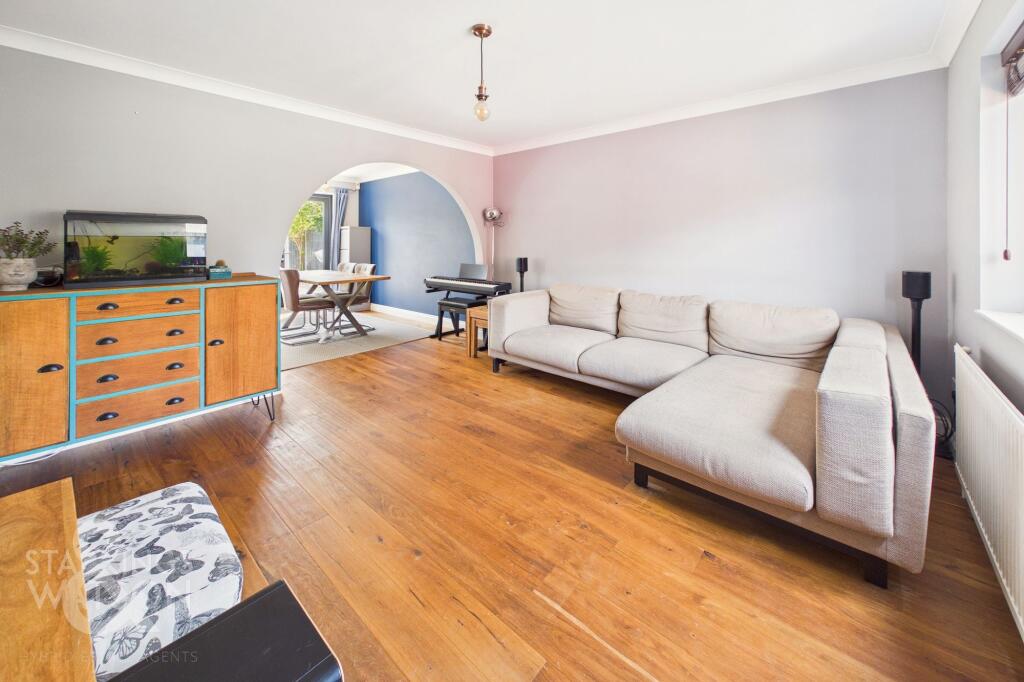 House in South Norfolk, Poringland - View 5