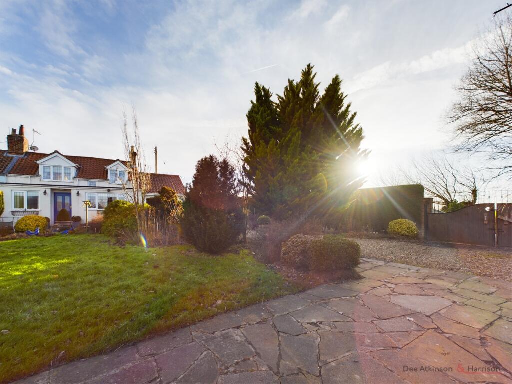2-bed semi-detached on Corner Cottage, Gransmoor, YO25 8HX, £345,000