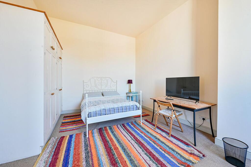 4 bedroom terraced house for rent